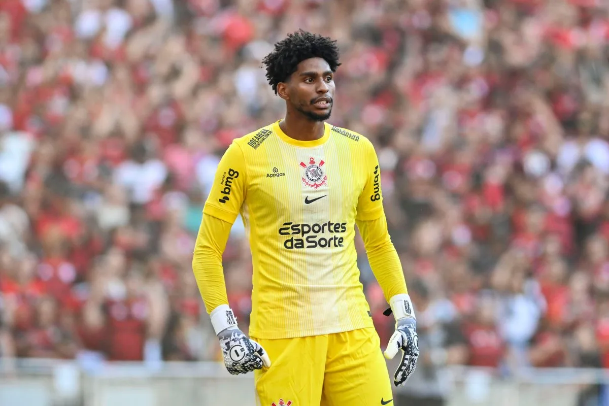 Corinthians: Hugo Souza treina com o grupo e deve voltar ao time contra o Botafogo