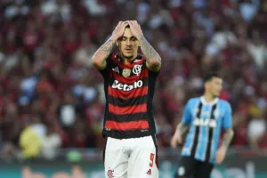Pedro sofre lesão na coxa e desfalca o Flamengo nos próximos jogos