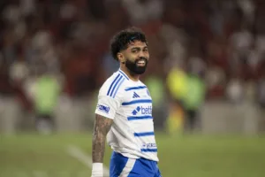 Gabigol crava campeões da temporada, mas evita falar do Brasileirão: ‘Estamos na briga ainda’
