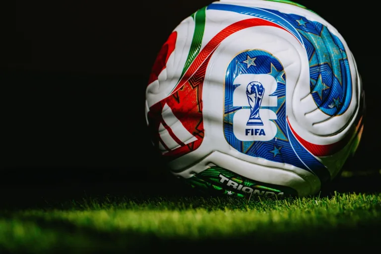 Futebol na TV hoje: quinta-feira (13) tem duelos cruciais pelas Eliminatórias da Copa