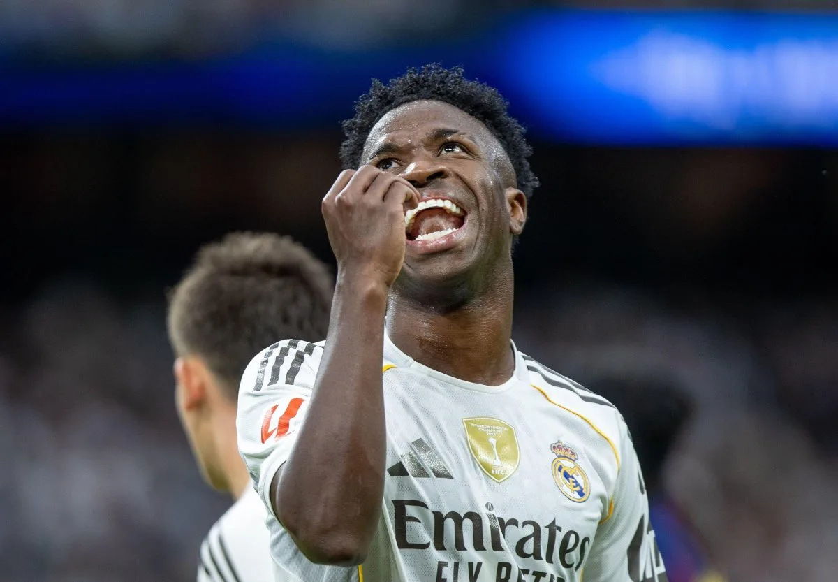 Xabi Alonso se irrita com pênalti perdido por Vini Jr. e dispara: ‘Mbappé é o batedor’