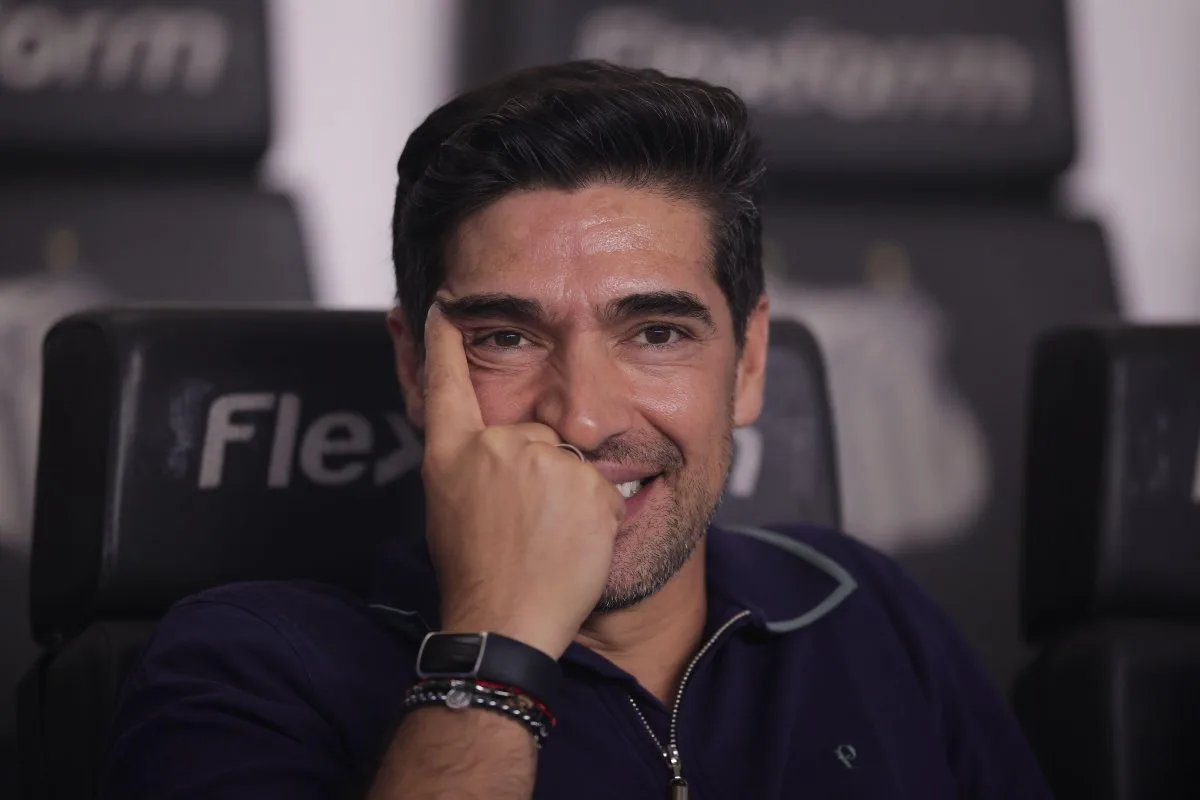 Abel Ferreira não joga a toalha por título: ‘É jogo a jogo, faltam 15 pontos’