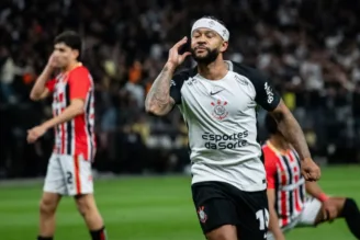 Memphis Depay, do Corinthians