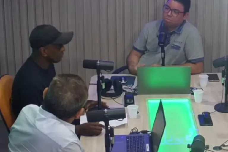 Abuda recorda briga Romário x Edmundo e que causou saída do baixinho do Vasco