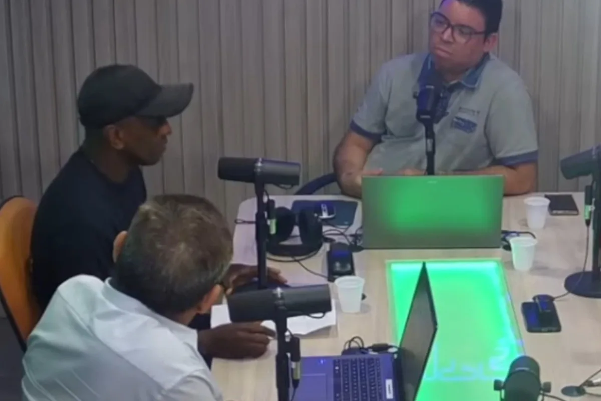 Abuda recorda briga Romário x Edmundo e que causou saída do baixinho do Vasco