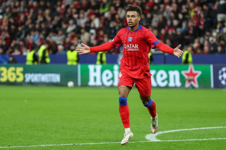 Destaque do PSG desbanca Estêvão e vence Golden Boy de 2025