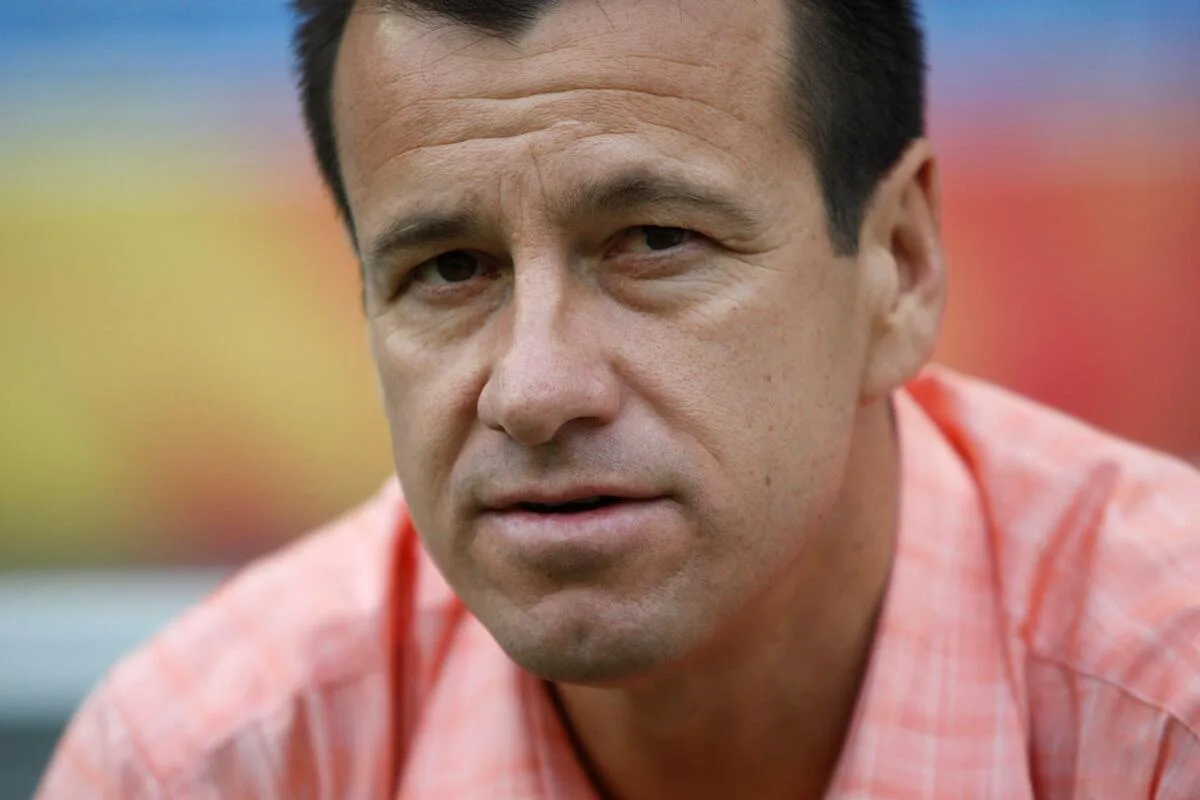 Dunga elogia Vini Jr, mas faz ressalva: “é líder técnico e não de vestiário”