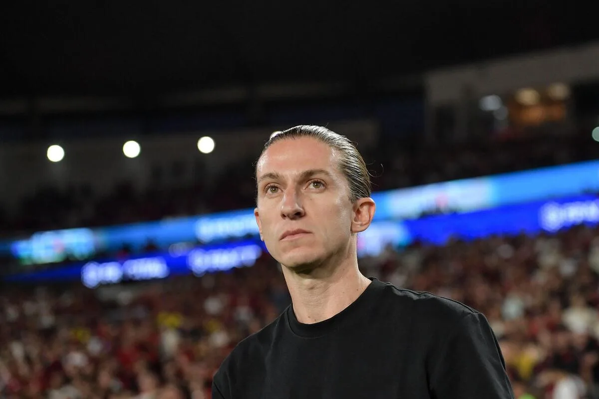 Bap fala de renovação de Filipe Luís, mas alerta: “casamento só quando os dois lados querem”