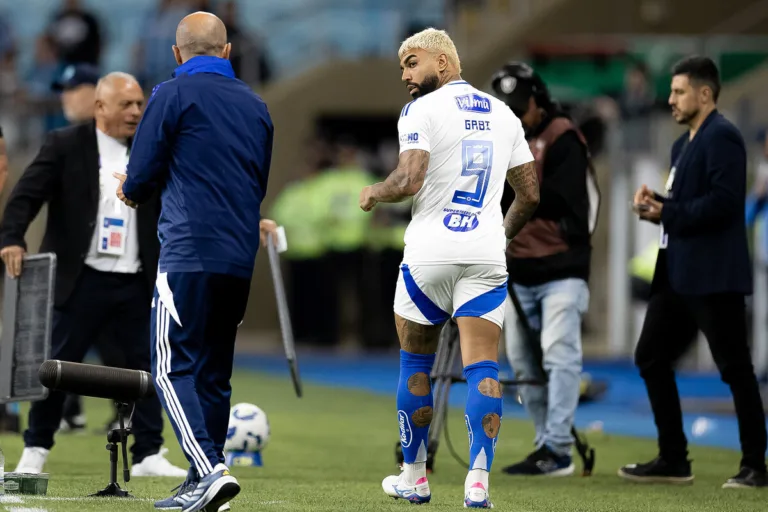 Gabigol fica no Cruzeiro em 2026? Pedrinho diz o que pensa após atitude que desagradou torcida