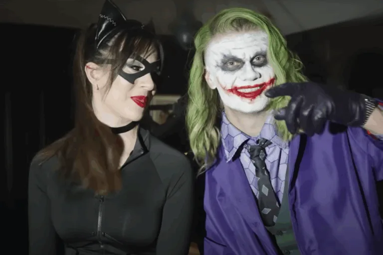 Haaland se fantasia de Coringa e tenta ‘enganar’ torcedores em Manchester; veja o vídeo