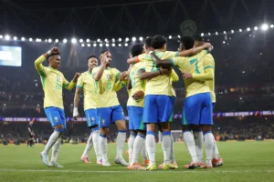 Site vaza camisa que a Seleção Brasileira vai usar na Copa do Mundo; veja detalhes