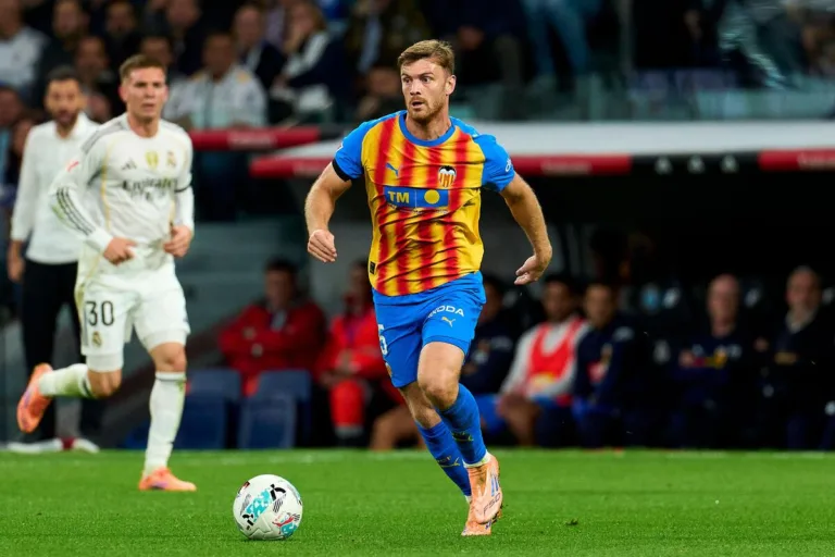 Flamengo descarta Talisca e mira atacante argentino