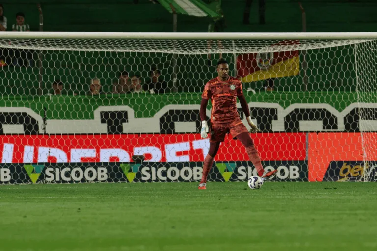 Weverton ou Carlos Miguel? Palmeiras traça plano para a final da Libertadores