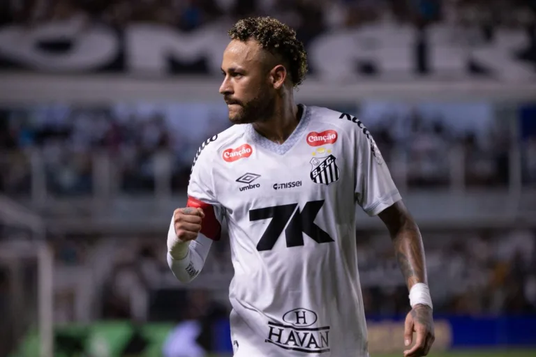 Ainda sem acordo para renovação, Neymar diz que preferência é do Santos