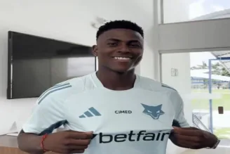 Jogador de 20 anos assinou por cinco temporadas