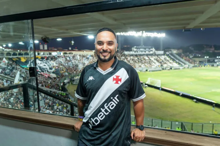 Fotógrafo transforma paixão pelo Vasco em legado com projeto que eterniza São Januário