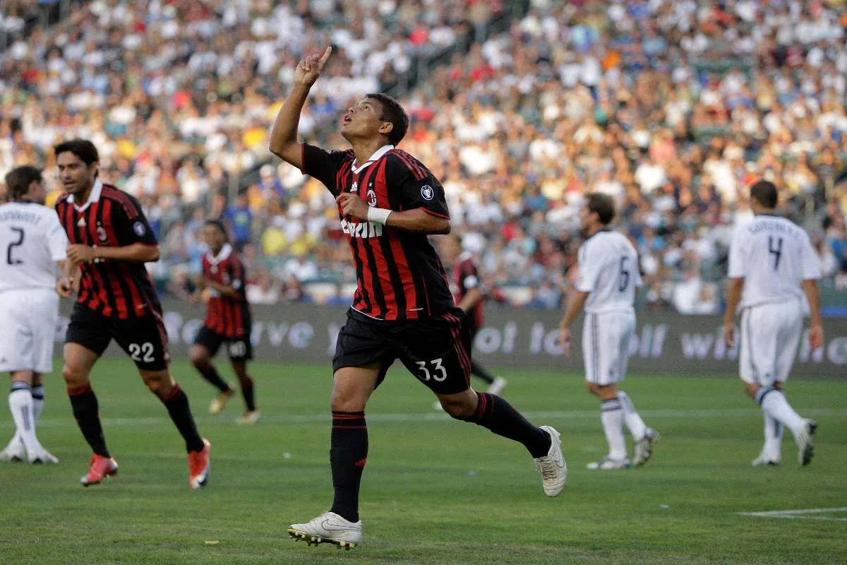 Cassano afirma que técnico do Milan vetou retorno de Thiago Silva ao clube