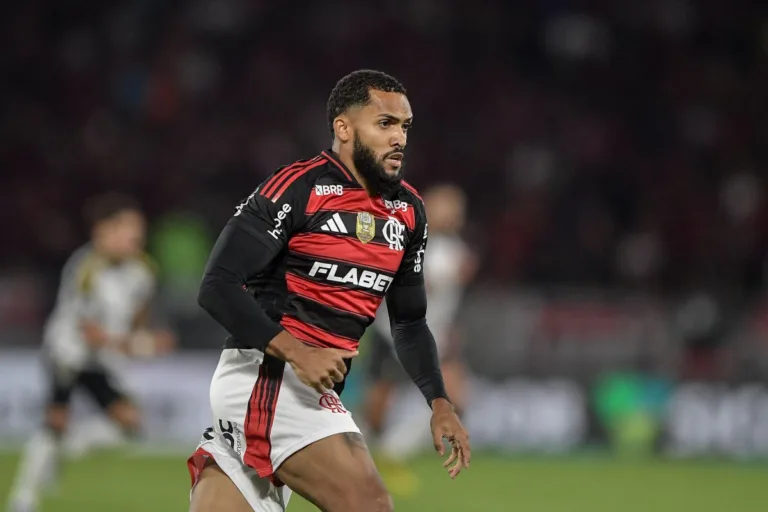 Sem espaço no Flamengo, Juninho pode parar no Bahia em 2026