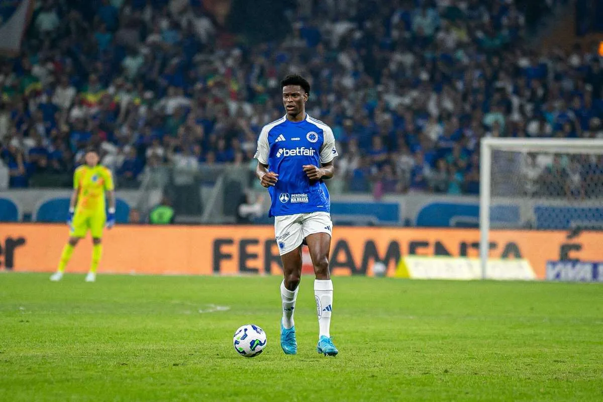 Zenit faz proposta milionária por zagueiro do Cruzeiro