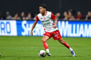 Vasco acerta contratação de Johan Rojas, do Monterrey