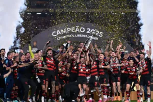 Conmebol divulga seleção da Libertadores 2025 com sete jogadores do Flamengo