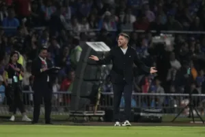 Técnico do Cruz Azul elogia e aponta o Flamengo como um dos mais fortes do mundo