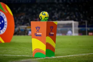Futebol na TV hoje: onde assistir à Copa do Brasil e outras atrações neste domingo (14)