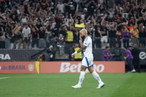 Casagrande detona pênalti perdido por Gabigol contra o Corinthians: ‘Inadmissível e patético’