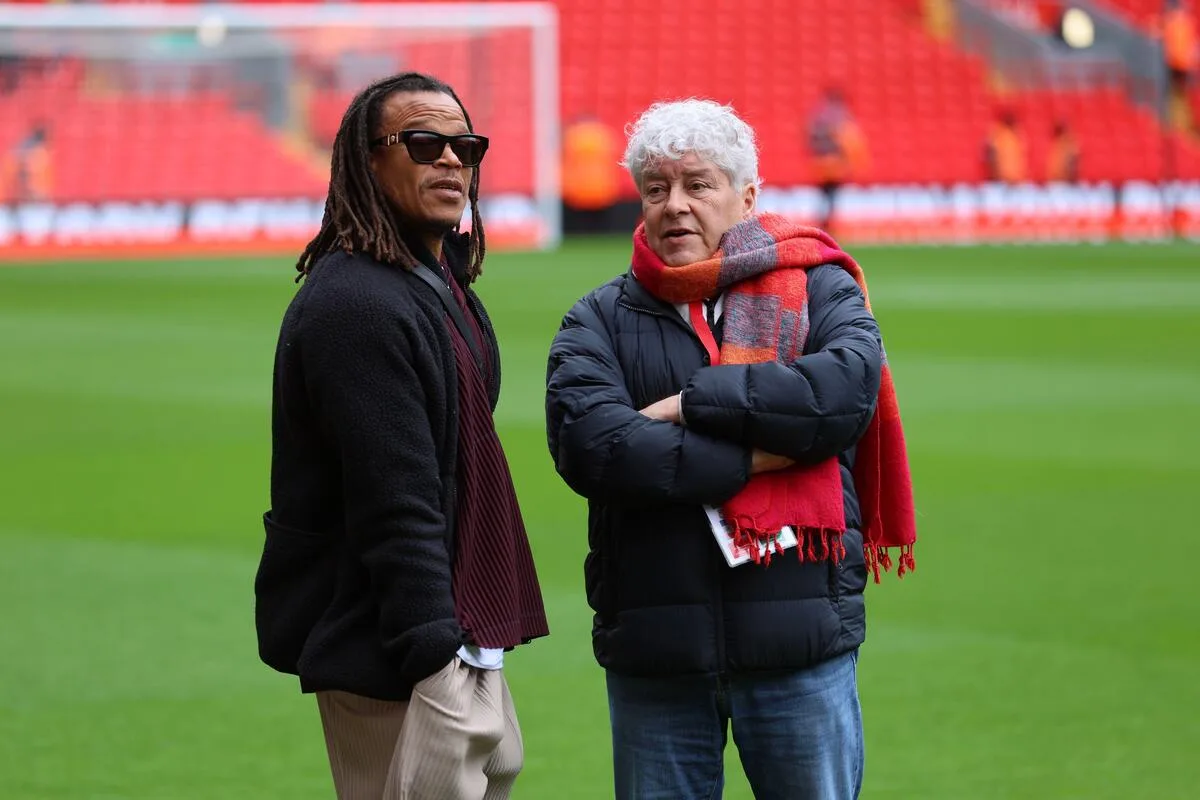 Edgar Davids é oferecido ao Botafogo e entra no radar para comandar o time em 2026