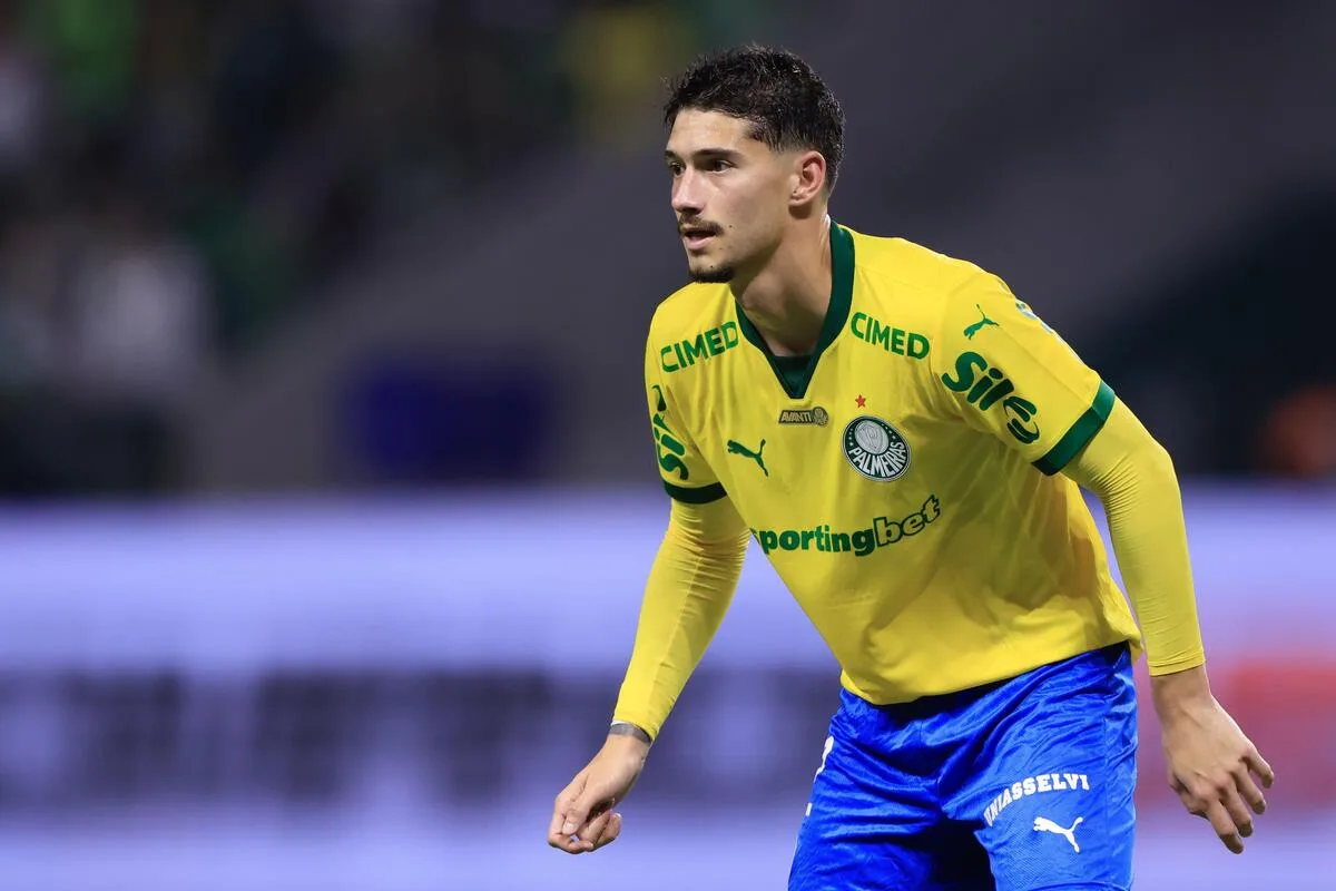 Palmeiras tem interessados em Aníbal Moreno e Emi Martínez e analisa vendas