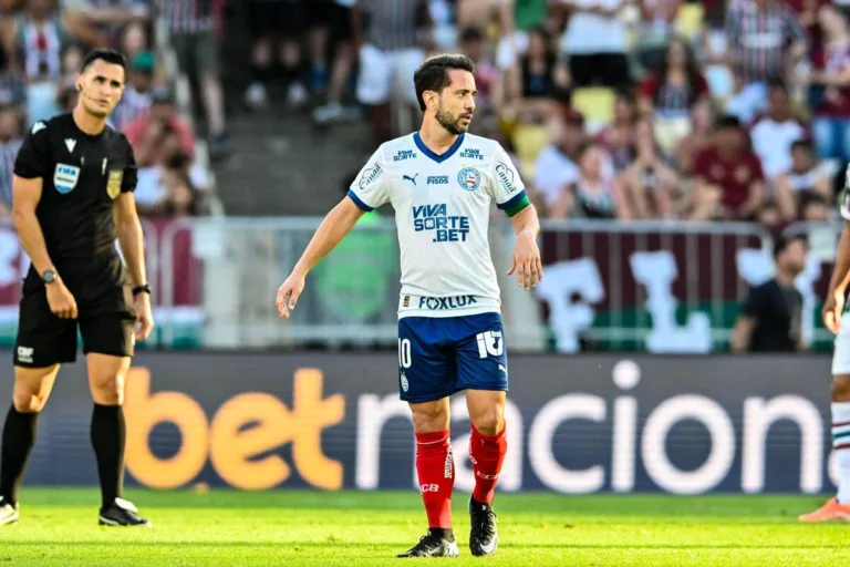 Bahia define futuro de Everton Ribeiro e avança em compra de goleiro