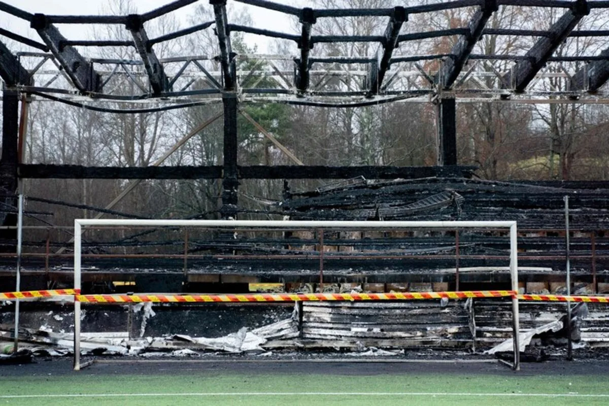 Torcedores incendeiam estádio na Europa após rebaixamento de clube