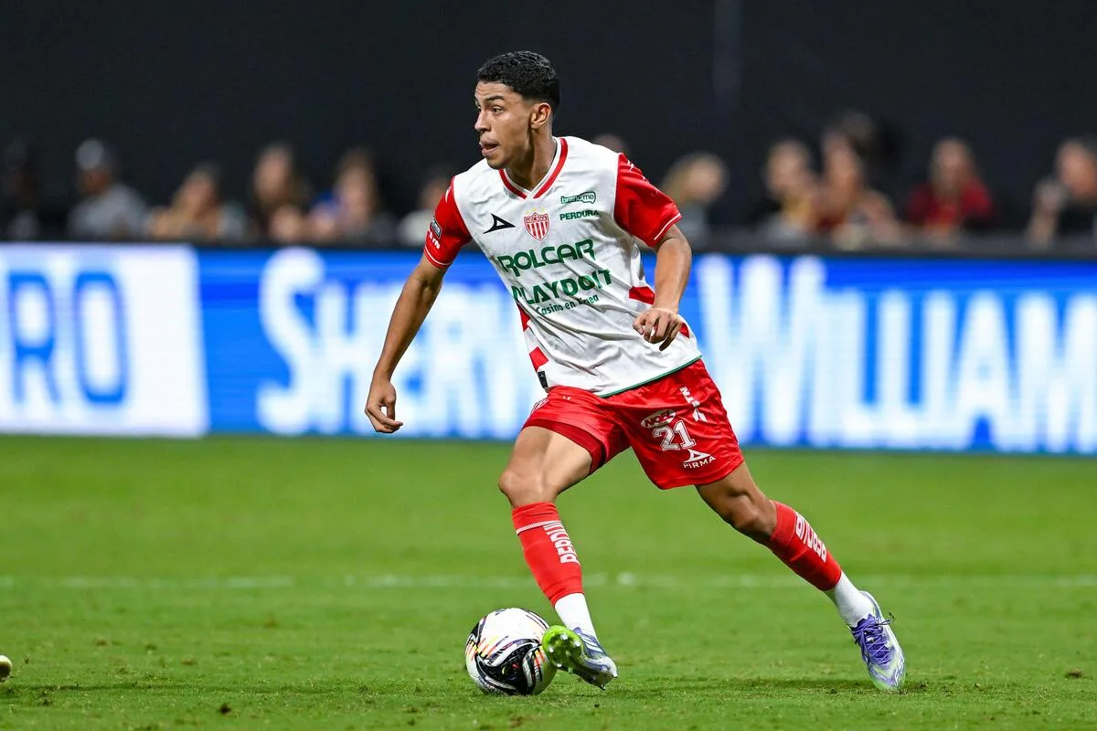 Vasco faz proposta por meia do futebol mexicano