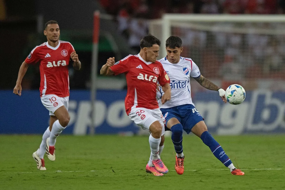 Botafogo acerta com atacante do futebol uruguaio e faz sondagem por Ferraresi