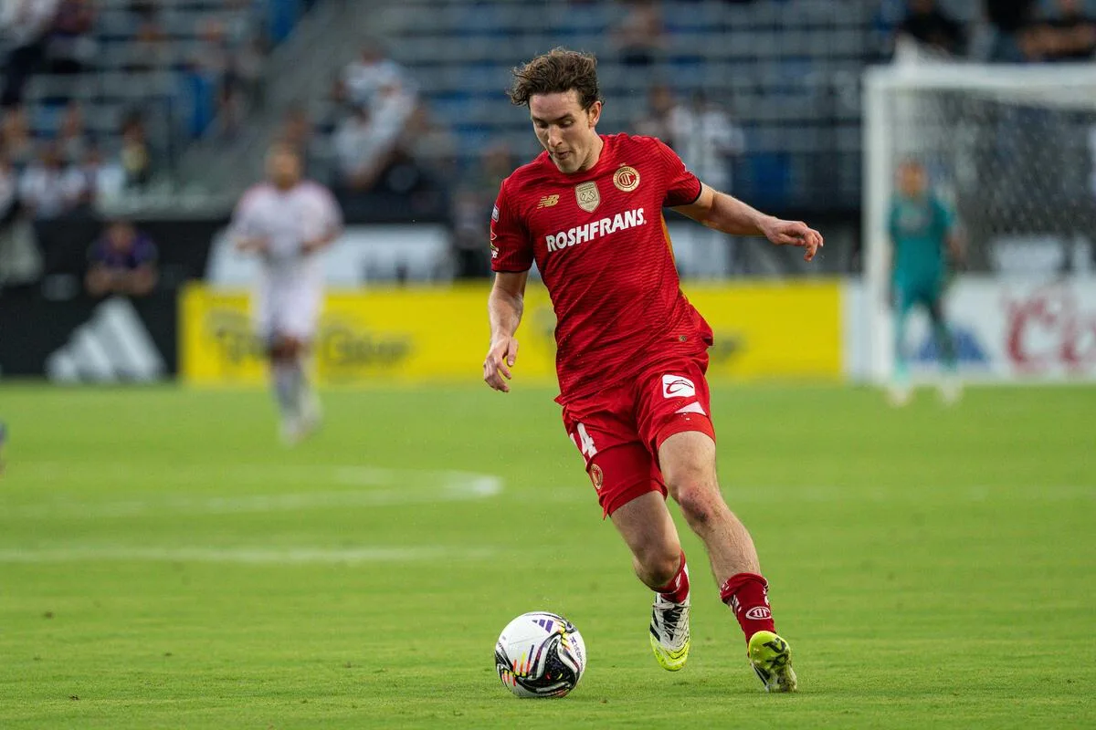 Palmeiras volta atenção para meia do futebol mexicano e inicia negociação