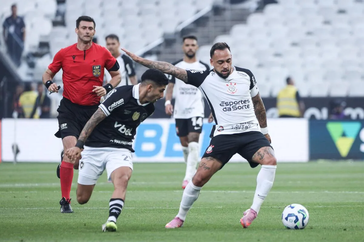 Shakhtar rejeita proposta do Corinthians por Maycon e define condições para negócio