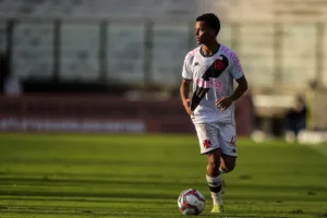 Vasco acerta empréstimo de Riquelme ao Panserraikos, da Grécia