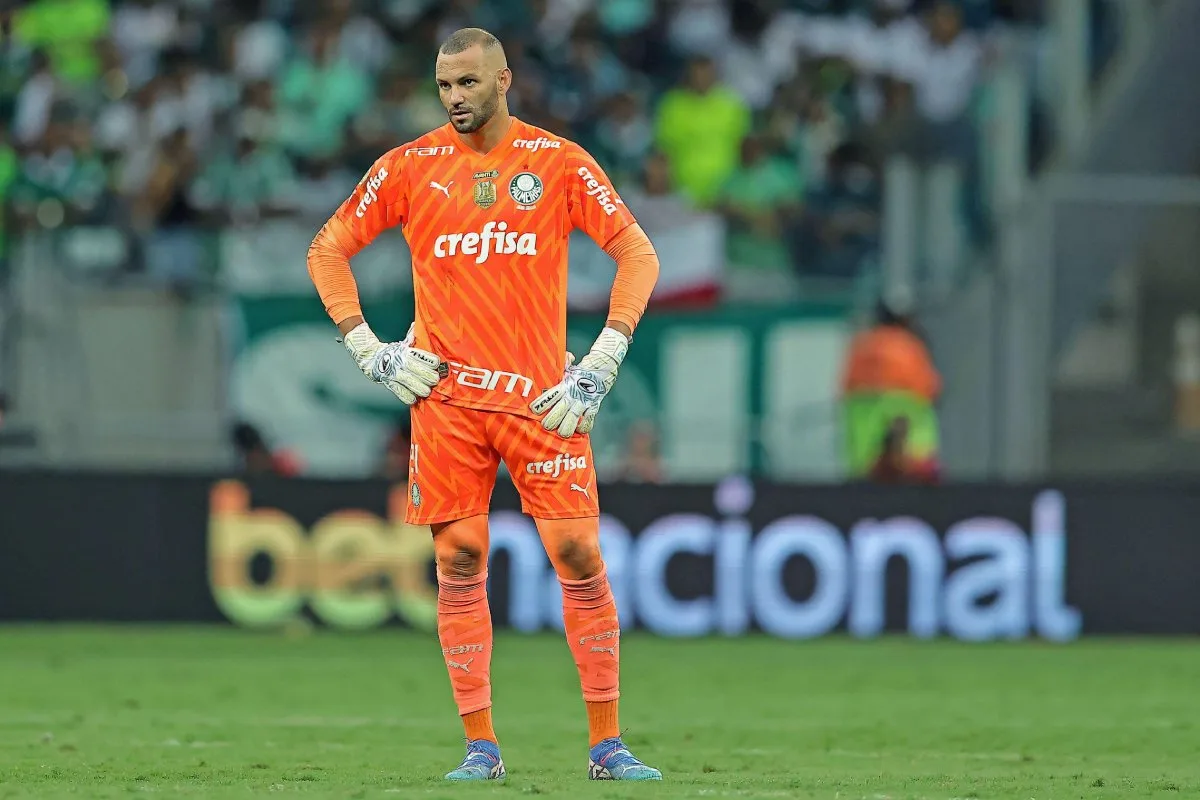 Weverton conversa com o Grêmio e irrita a diretoria do Palmeiras