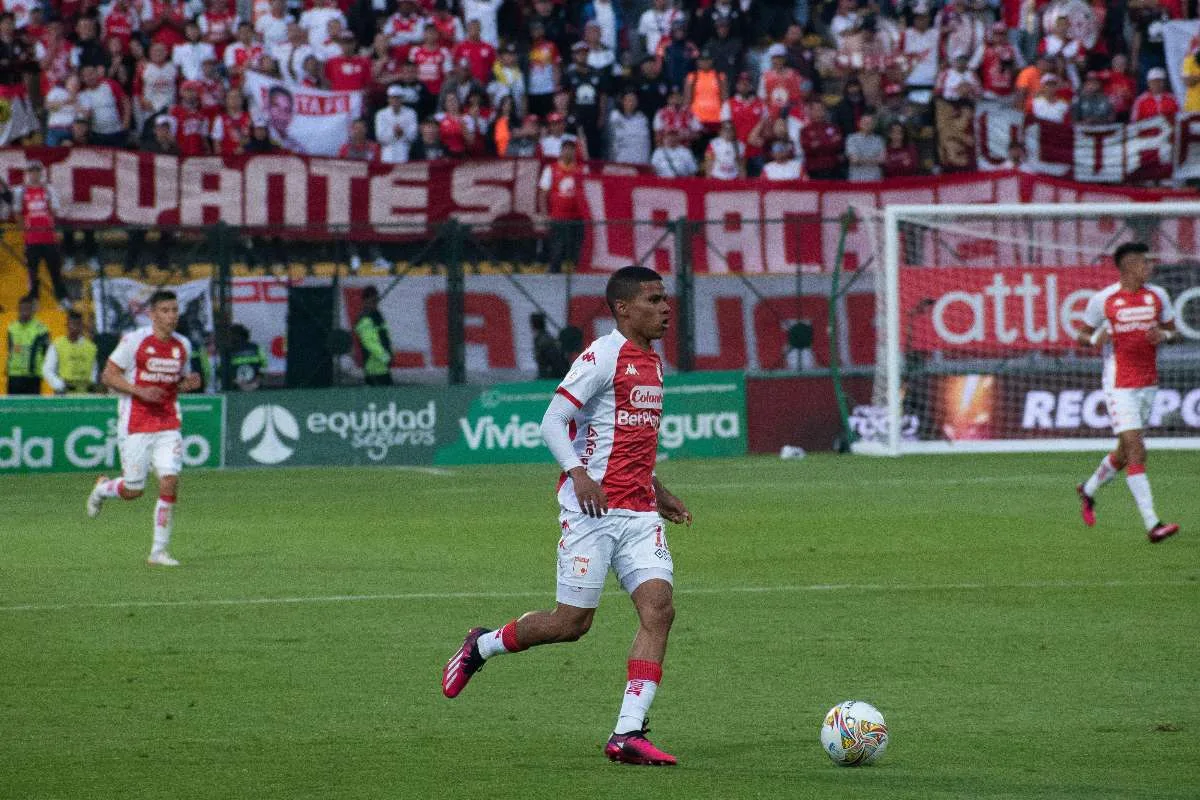 Grêmio tenta contratação de Enamorado, atacante colombiano
