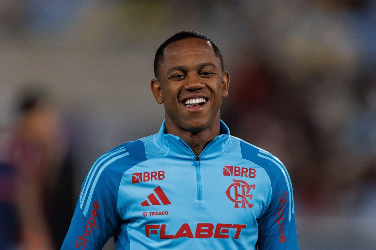 Flamengo estreia no Campeonato Carioca com time todo formado por pratas da casa