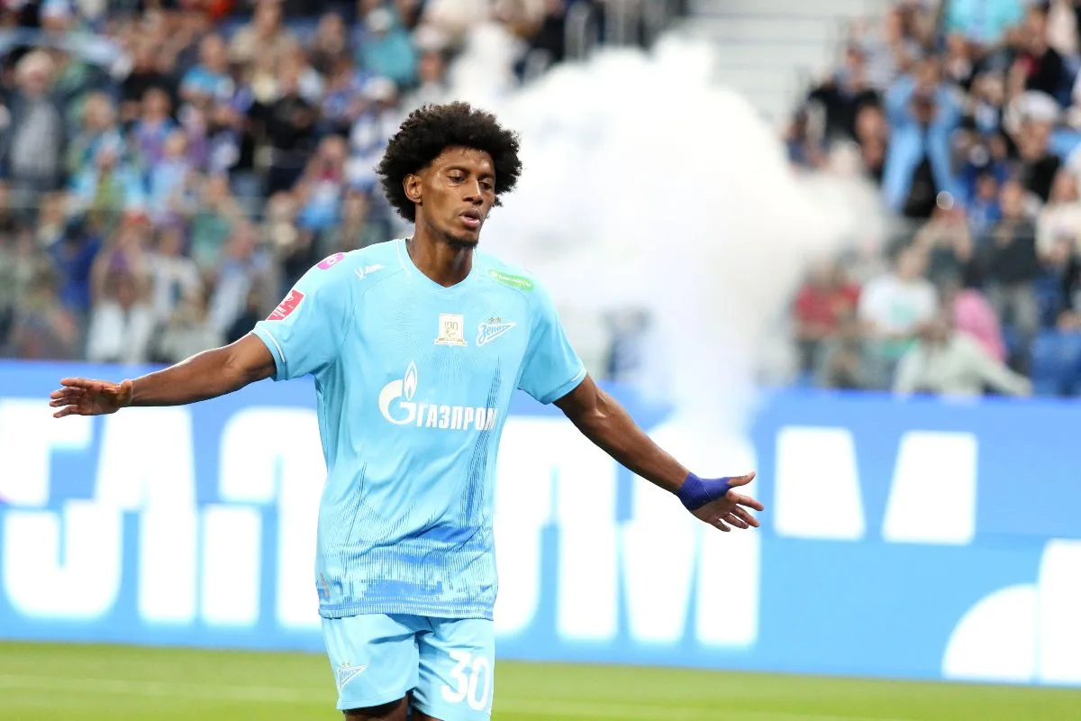 Atlético-MG negocia com atacante colombiano do Zenit