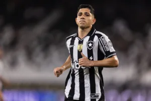 Fluminense encaminha a contratação de Savarino, do Botafogo