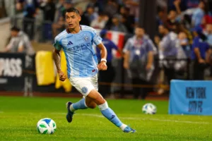 São Paulo faz sondagem por Julián Fernández, argentino indicado por Crespo