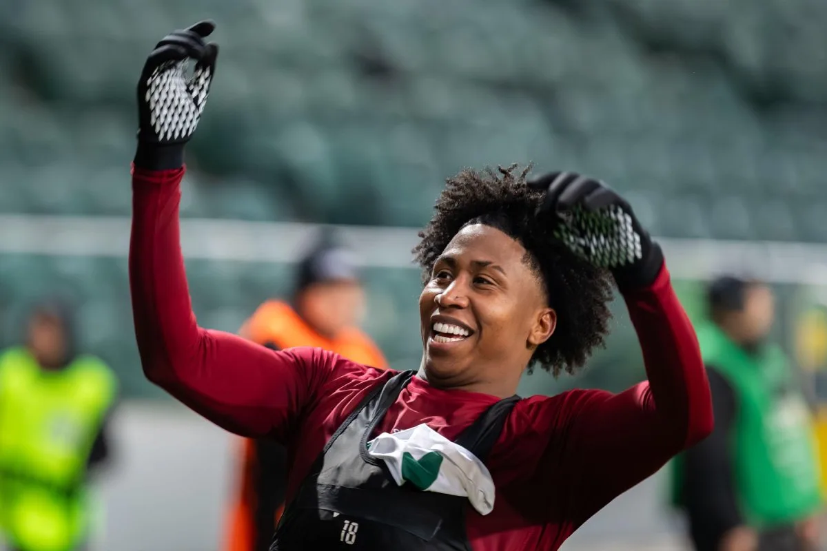 Atlético-MG acerta a contratação de Angelo Preciado para a lateral-direita