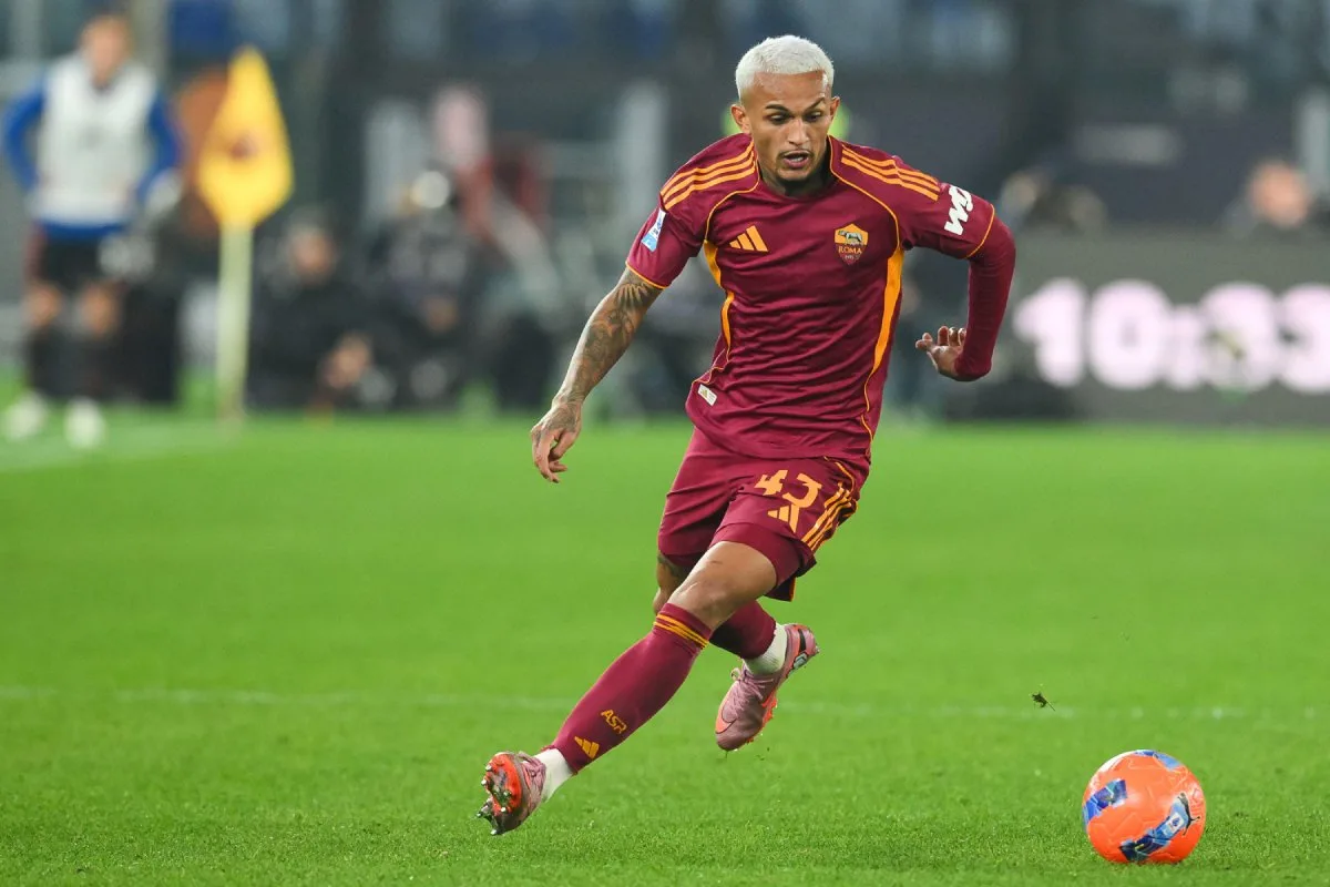 Manchester City faz contato para contratar Wesley, ex-Flamengo