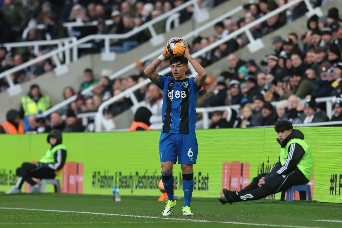 Cruzeiro monitora mercado e analisa Julio Soler, do Bournemouth