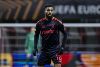 Douglas Luiz, pelo Nottingham