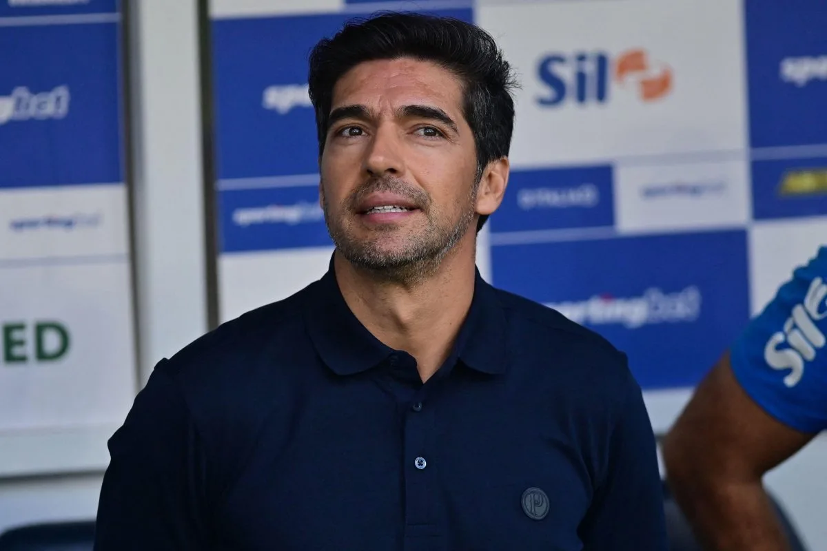 Abel Ferreira garante que conta com Raphael Veiga, de saída do Palmeiras