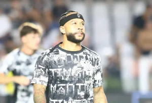 Dívida do Corinthians com Memphis chega a R$ 30 milhões e irrita estafe