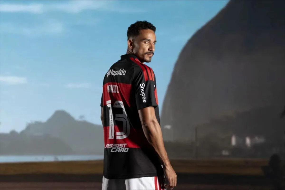 Flamengo encaminha renovação com o BRB e pode atingir R$ 450 milhões em patrocínios